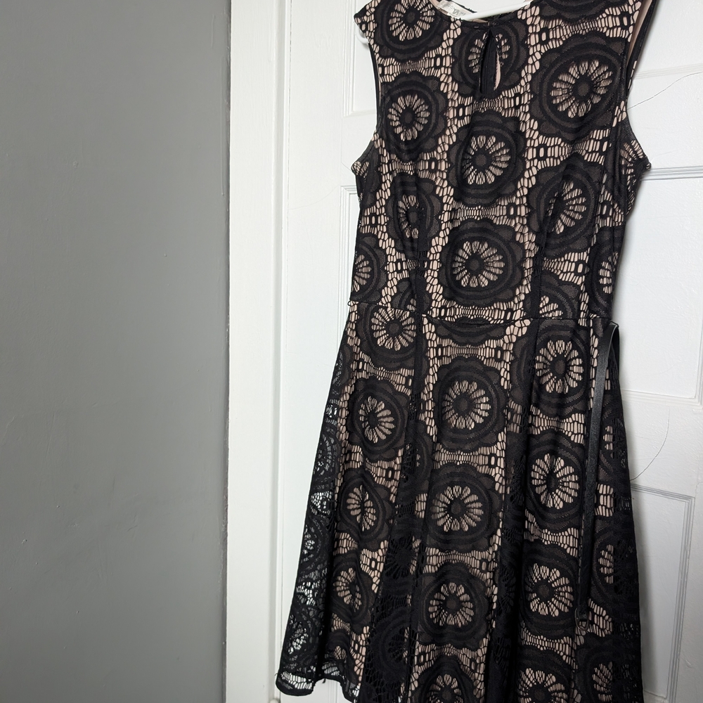 London Times Black and Cream Lace Midi Dress